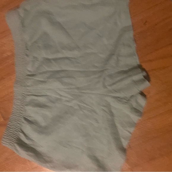 J.Crew size medium, draw string linen shorts. - Picture 4 of 6